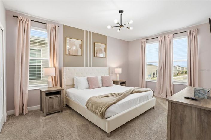 Image No.27-6 Bed Property for sale