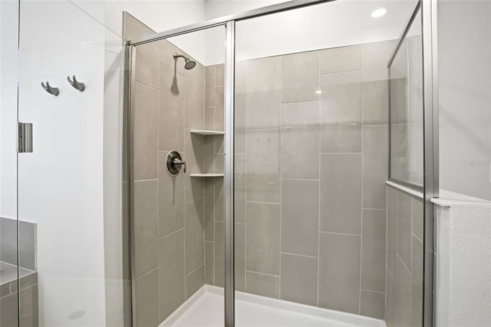 Image No.41-6 Bed Property for sale