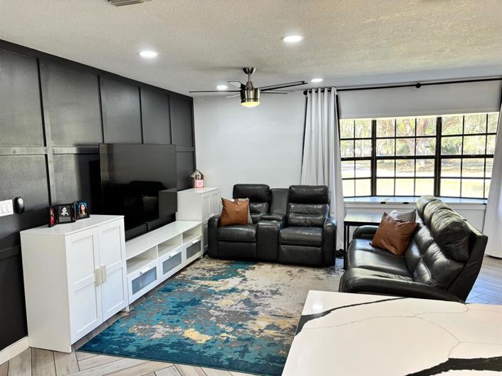 Image No.10-3 Bed Property for sale