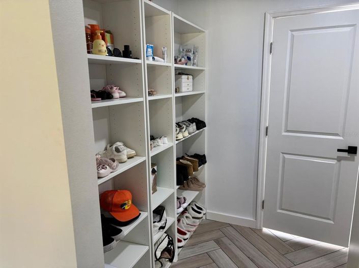 Image No.27-3 Bed Property for sale