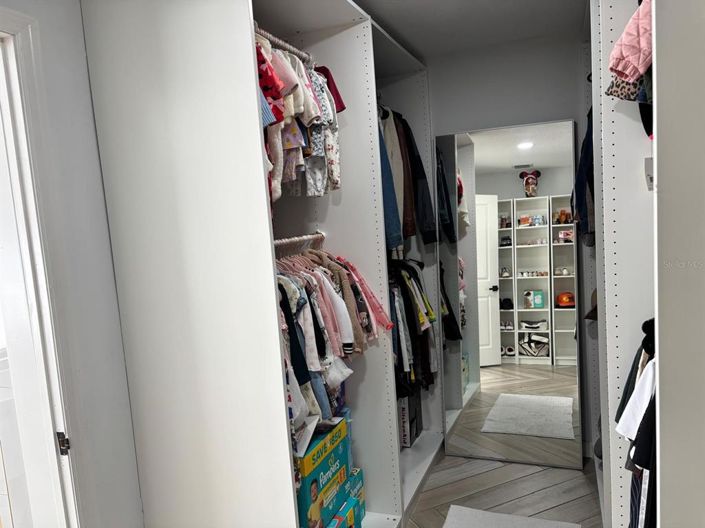 Image No.28-3 Bed Property for sale