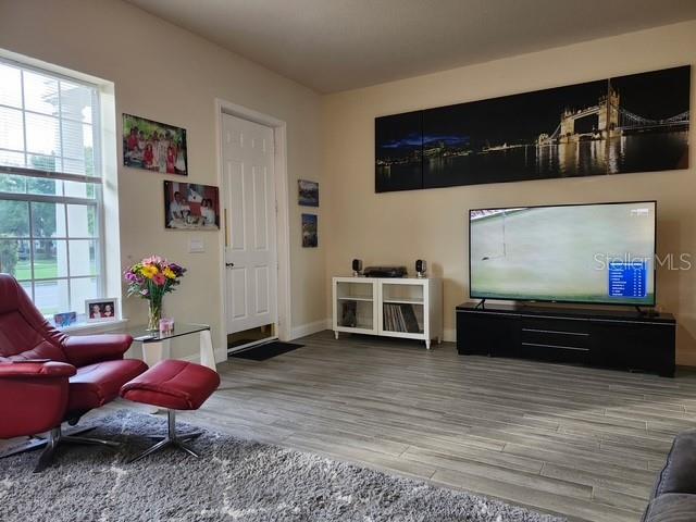 Image No.8-3 Bed Townhouse for sale