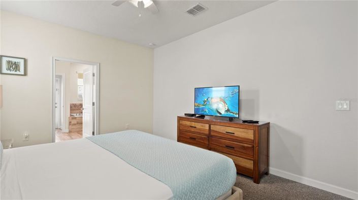 Image No.10-8 Bed Property for sale