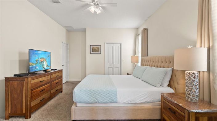 Image No.11-8 Bed Property for sale