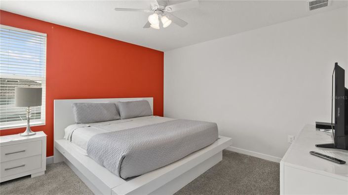 Image No.24-8 Bed Property for sale