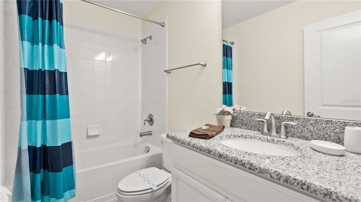 Image No.33-8 Bed Property for sale