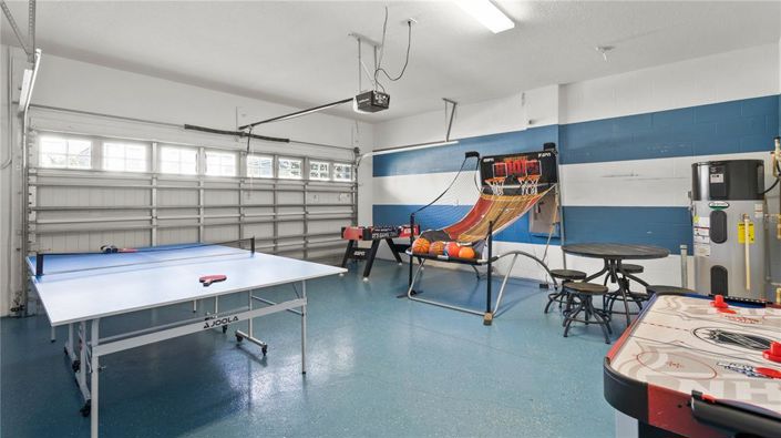 Image No.8-8 Bed Property for sale