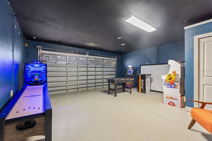 Image No.24-7 Bed Property for sale