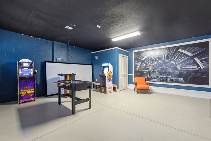 Image No.25-7 Bed Property for sale