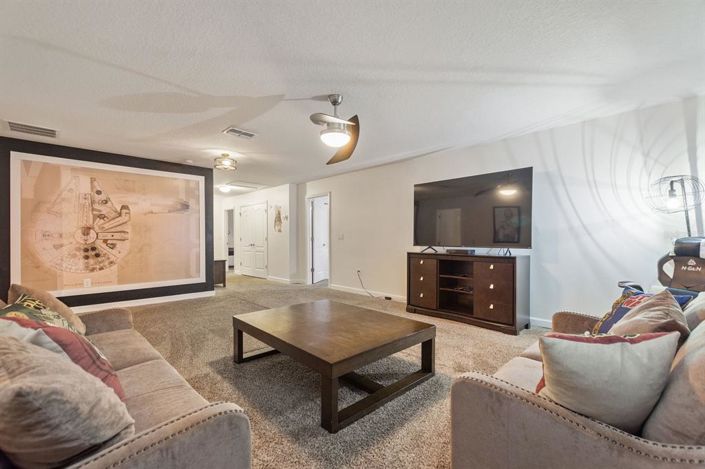 Image No.7-7 Bed Property for sale