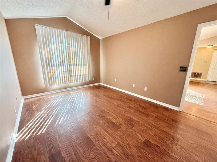 Image No.21-3 Bed Property for sale