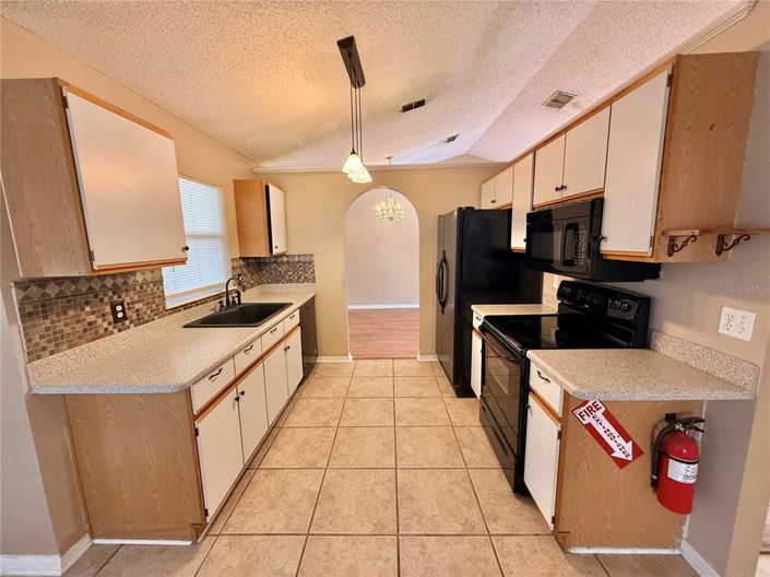 Image No.6-3 Bed Property for sale