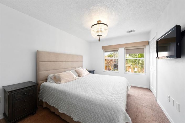 Image No.17-4 Bed Townhouse for sale