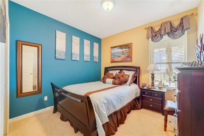 Image No.10-6 Bed Property for sale