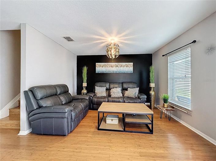 Image No.10-5 Bed Property for sale