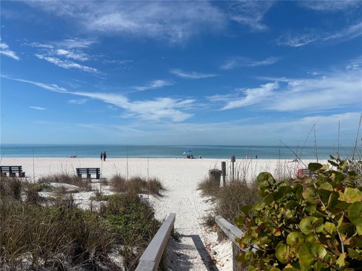 Image No.2-Propriété de 2 chambres à vendre à St. Pete Beach