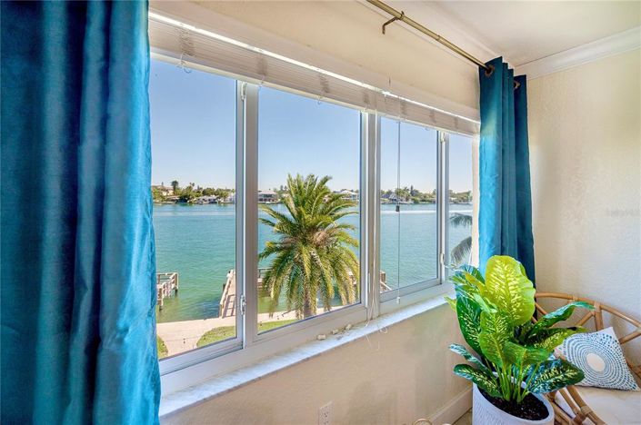 Image No.2-Propriété de 2 chambres à vendre à St. Petersburg