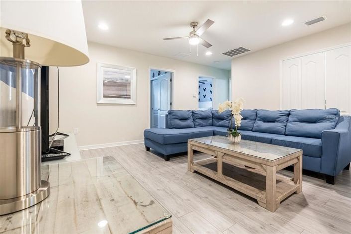 Image No.16-4 Bed Townhouse for sale