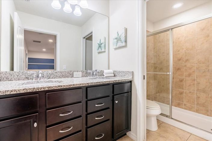 Image No.25-4 Bed Townhouse for sale