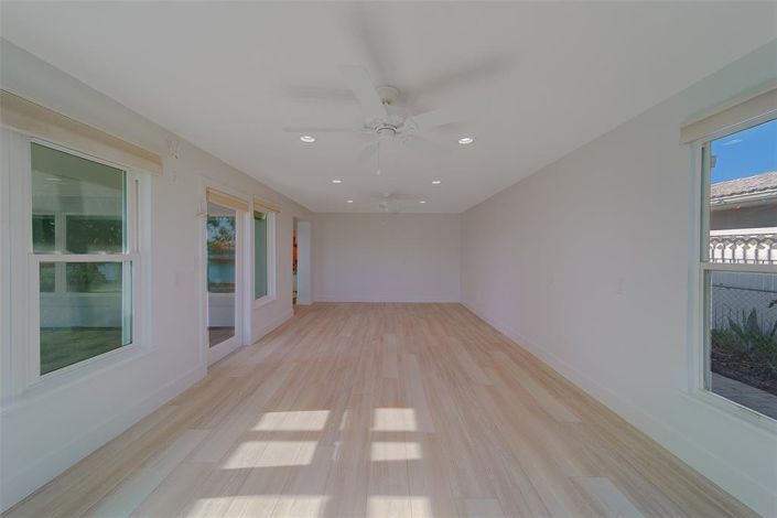 Image No.16-Propriété de 4 chambres à vendre à Clearwater