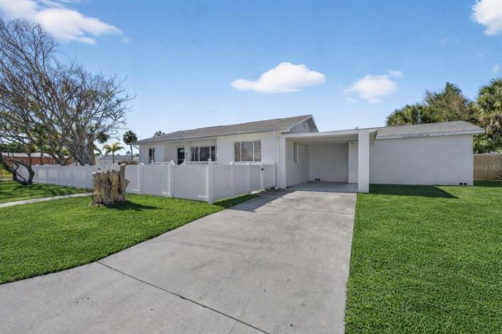 Image No.2-Propriété de 3 chambres à vendre à St. Pete Beach