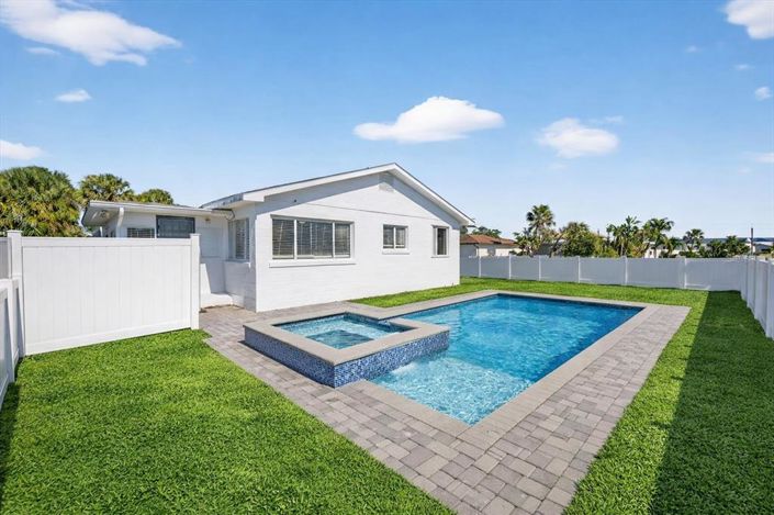 Image No.36-Propriété de 3 chambres à vendre à St. Pete Beach