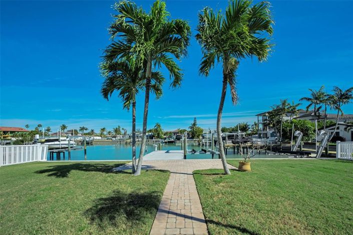 Image No.5-Propriété de 3 chambres à vendre à Treasure Island