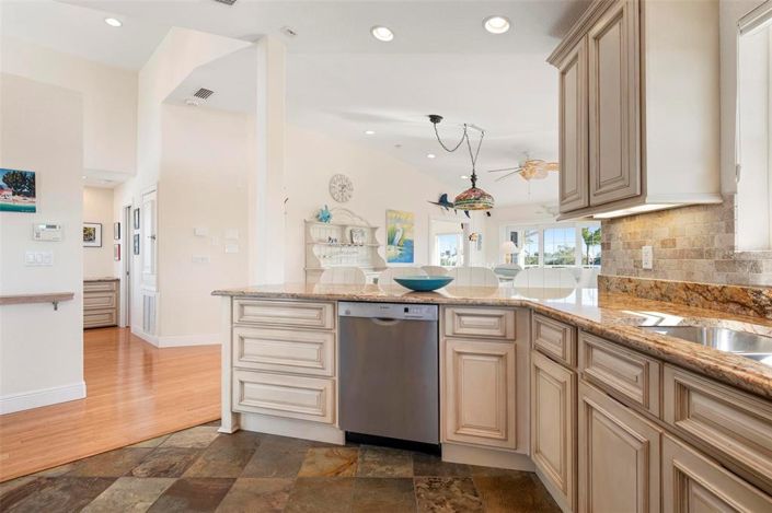 Image No.14-4 Bed Property for sale