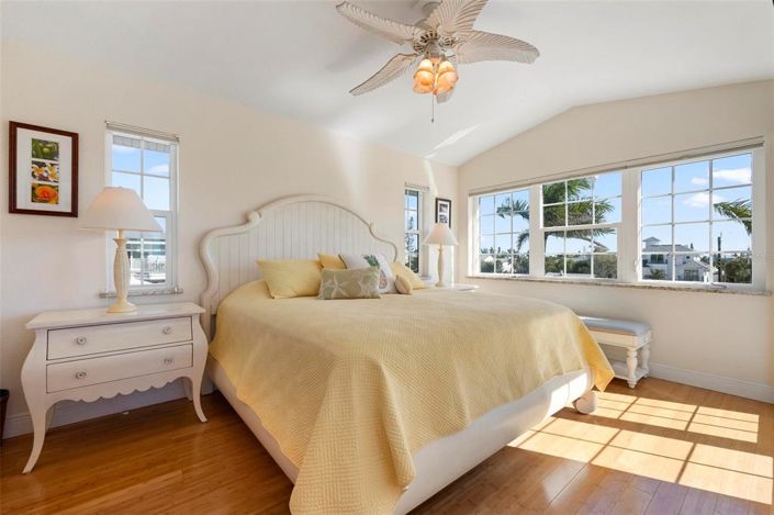 Image No.25-4 Bed Property for sale