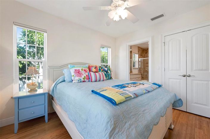 Image No.43-4 Bed Property for sale