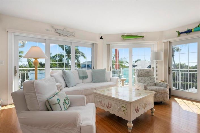 Image No.8-4 Bed Property for sale