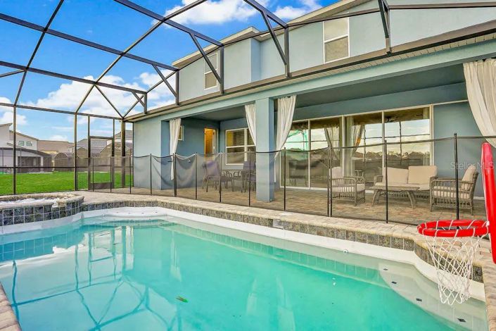 Image No.24-10 Bed Property for sale