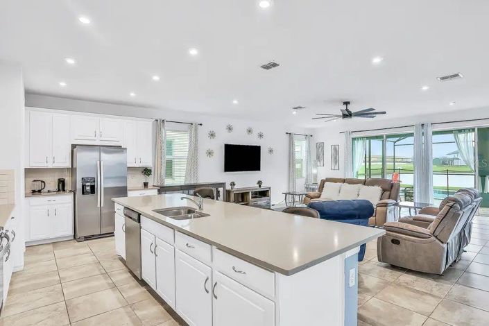 Image No.5-10 Bed Property for sale