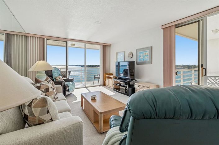 Image No.5-Propriété de 2 chambres à vendre à St. Petersburg