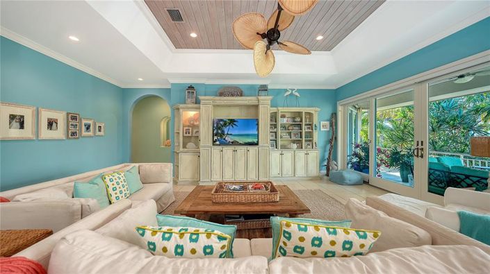 Image No.10-4 Bed Property for sale