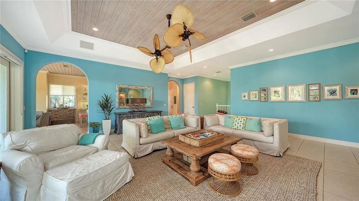 Image No.11-4 Bed Property for sale