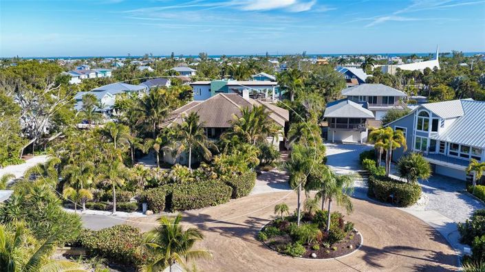 Image No.2-4 Bed Property for sale