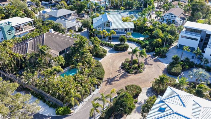 Image No.4-4 Bed Property for sale