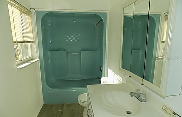 Image No.10-4 Bed Property for sale