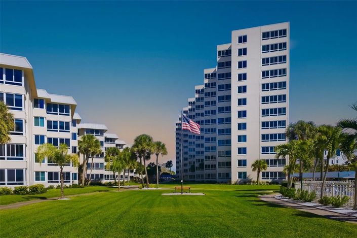 Image No.2-Propriété de 2 chambres à vendre à Sarasota