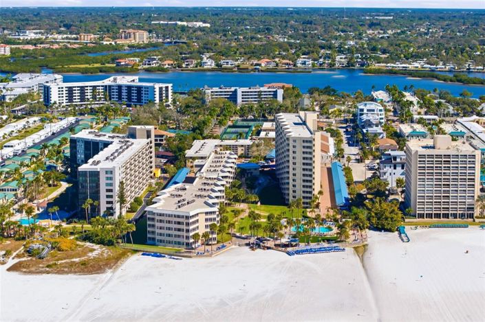 Image No.3-Propriété de 2 chambres à vendre à Sarasota