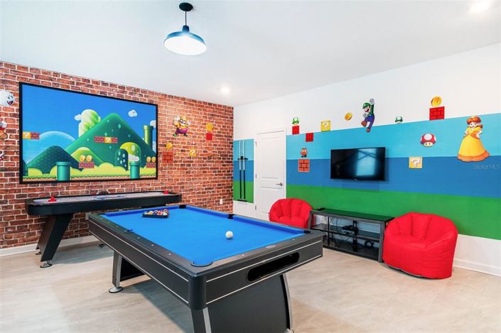 Image No.14-8 Bed Property for sale