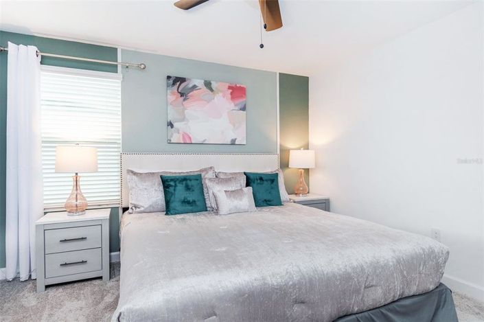 Image No.24-8 Bed Property for sale