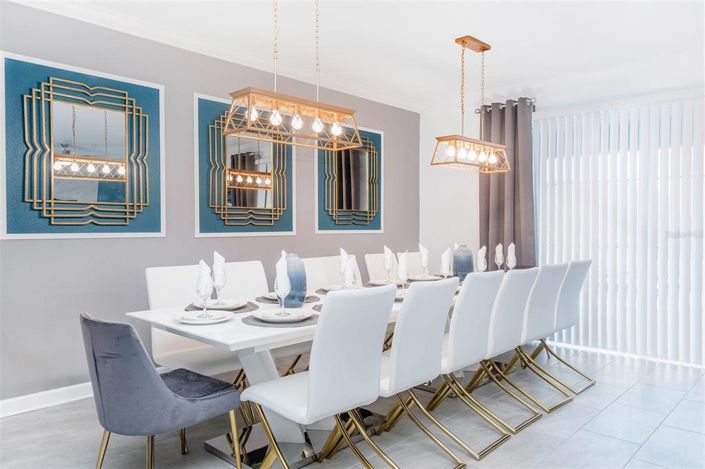 Image No.4-8 Bed Property for sale