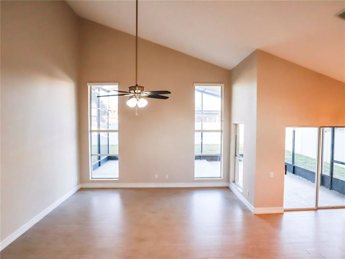 Image No.8-Propriété de 4 chambres à vendre à Kissimmee