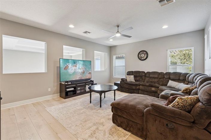 Image No.30-4 Bed Property for sale