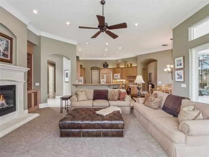 Image No.10-5 Bed Property for sale