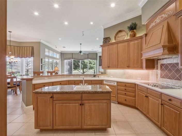 Image No.13-5 Bed Property for sale