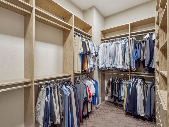 Image No.17-5 Bed Property for sale