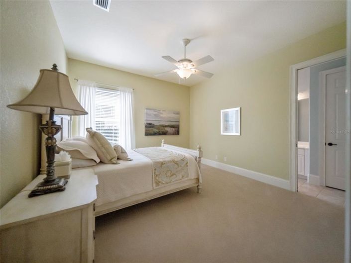 Image No.19-5 Bed Property for sale